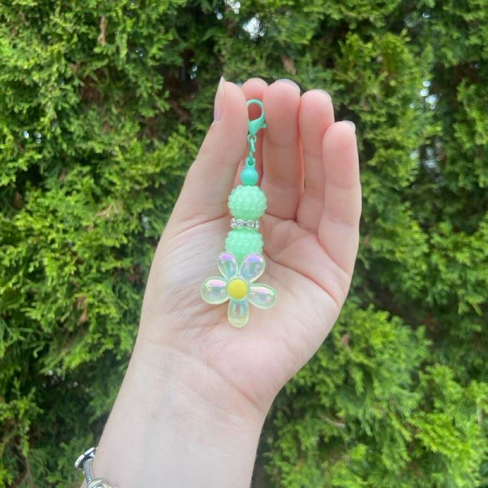 Green Flower keychain with beads